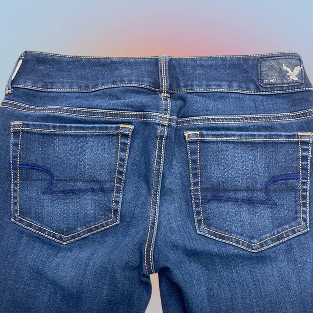 AMERICAN EAGLE Women’s 4 ARTIST CROP Blue Jeans - Picture 3 of 4